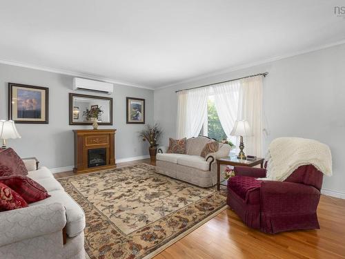419 Dyke Road, Cow Bay, NS - Indoor Photo Showing Living Room