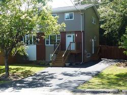 9 Gordon Court  Lower Sackville, NS B4E 1W5