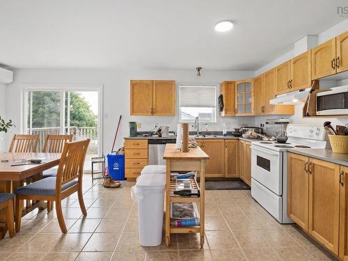 231 Jeep Cres. Crescent, Eastern Passage, NS - Indoor Photo Showing Kitchen With Double Sink