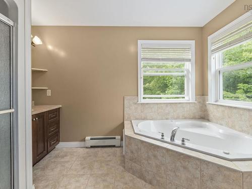 280 Daisywood, Hammonds Plains, NS - Indoor Photo Showing Bathroom
