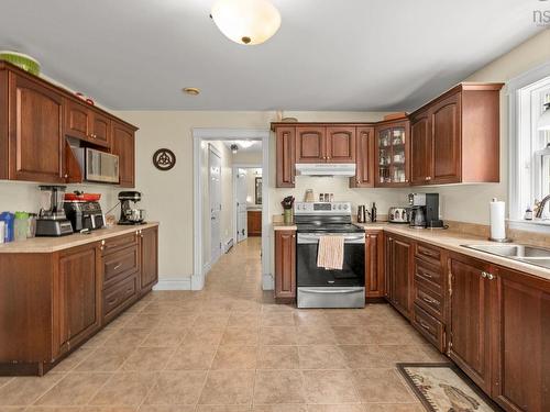 280 Daisywood, Hammonds Plains, NS - Indoor Photo Showing Kitchen