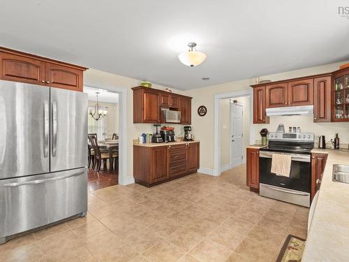 280 Daisywood, Hammonds Plains, NS - Indoor Photo Showing Kitchen With Double Sink