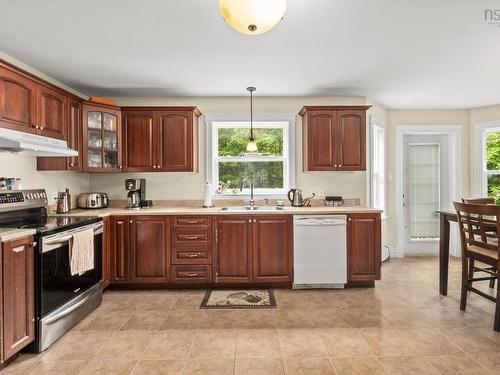 280 Daisywood, Hammonds Plains, NS - Indoor Photo Showing Kitchen With Double Sink