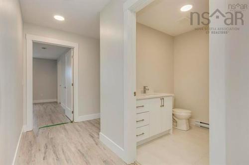 103 Flatrock Crescent, Beechville, NS - Indoor Photo Showing Bathroom