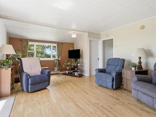 556 Great Village Lornevale Road, Great Village, NS - Indoor Photo Showing Living Room