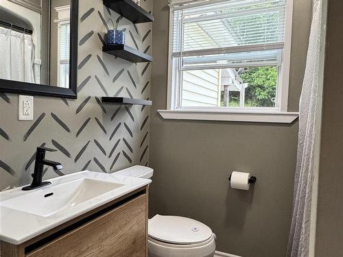 790 Trenton Road, New Glasgow, NS - Indoor Photo Showing Bathroom