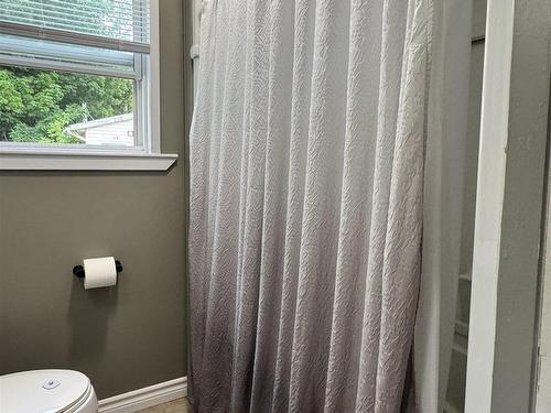790 Trenton Road, New Glasgow, NS - Indoor Photo Showing Bathroom