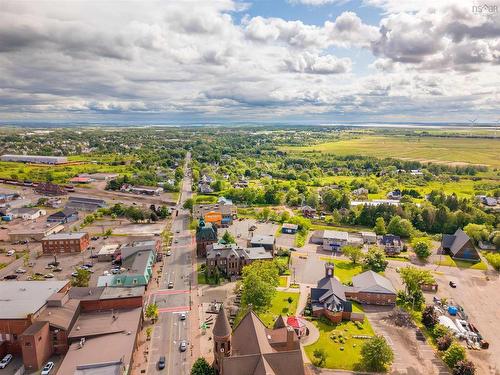 1 Lawrence Street, Amherst, NS 