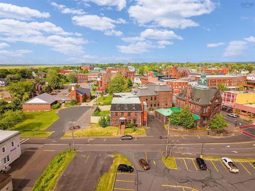 1 Lawrence Street, Amherst, NS 