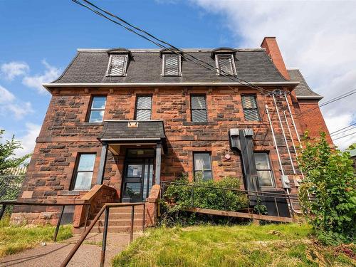 1 Lawrence Street, Amherst, NS 