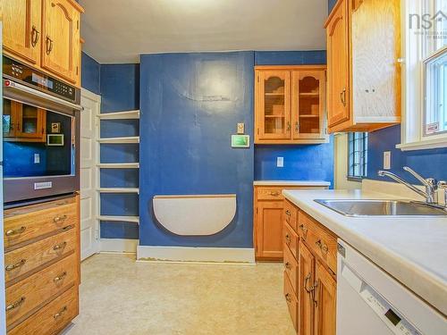 39 Oakdene Avenue, Kentville, NS - Indoor Photo Showing Kitchen