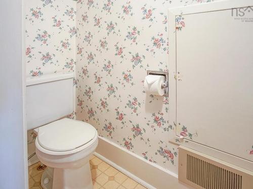 39 Oakdene Avenue, Kentville, NS - Indoor Photo Showing Bathroom