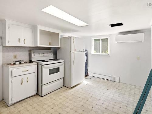 13568 Highway 3, Dayspring, NS - Indoor Photo Showing Kitchen
