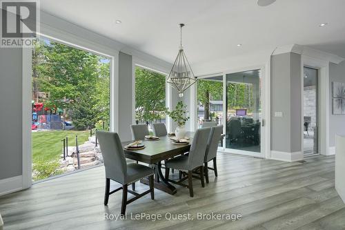 8 Midves Court, Springwater (Midhurst), ON - Indoor Photo Showing Dining Room