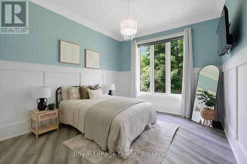 8 Midves Court, Springwater (Midhurst), ON - Indoor Photo Showing Bedroom