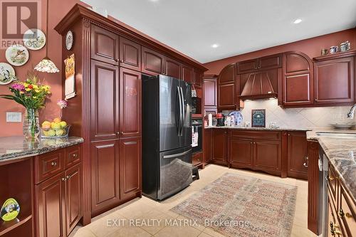 5544 Bridlewood Court, South Dundas, ON - Indoor Photo Showing Kitchen