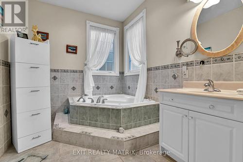 5544 Bridlewood Court, South Dundas, ON - Indoor Photo Showing Bathroom