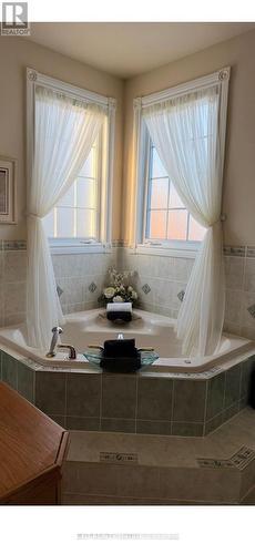 5544 Bridlewood Court, South Dundas, ON - Indoor Photo Showing Bathroom