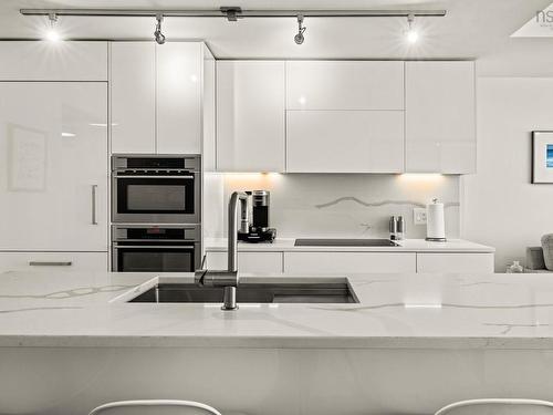 908 1650 Granville St, Halifax, NS - Indoor Photo Showing Kitchen With Upgraded Kitchen