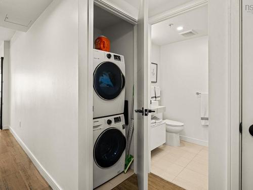 908 1650 Granville St, Halifax, NS - Indoor Photo Showing Laundry Room