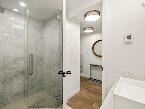 908 1650 Granville St, Halifax, NS - Indoor Photo Showing Bathroom