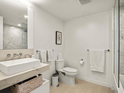 908 1650 Granville St, Halifax, NS - Indoor Photo Showing Bathroom