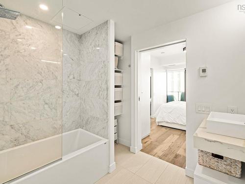 908 1650 Granville St, Halifax, NS - Indoor Photo Showing Bathroom