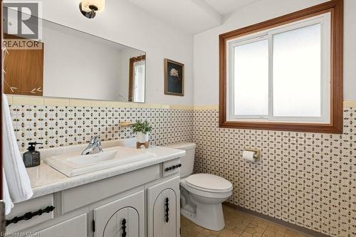 268 Federal Street, Stoney Creek, ON - Indoor Photo Showing Bathroom