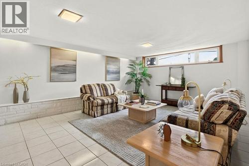 268 Federal Street, Stoney Creek, ON - Indoor Photo Showing Living Room