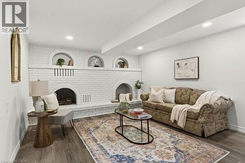 268 Federal Street, Stoney Creek, ON - Indoor Photo Showing Living Room