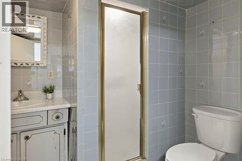 268 Federal Street, Stoney Creek, ON - Indoor Photo Showing Bathroom
