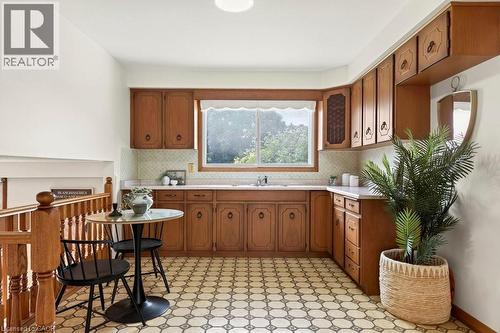 268 Federal Street, Stoney Creek, ON - Indoor Photo Showing Kitchen