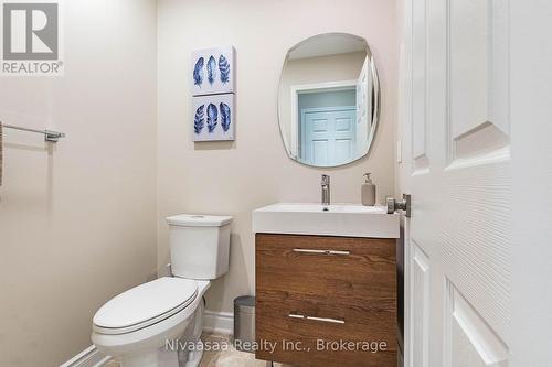 9 Parisian Road, Brampton (Vales Of Castlemore), ON - Indoor Photo Showing Bathroom