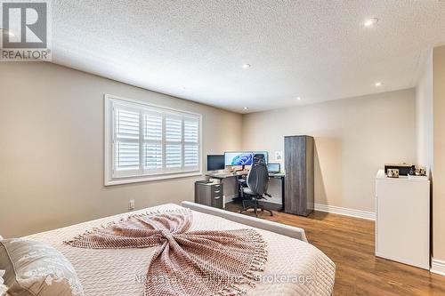 9 Parisian Road, Brampton (Vales Of Castlemore), ON - Indoor Photo Showing Bedroom