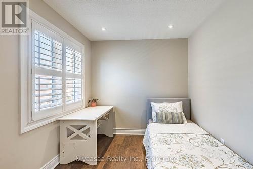 9 Parisian Road, Brampton (Vales Of Castlemore), ON - Indoor Photo Showing Bedroom