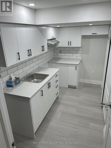 159 Heritage Street, Bradford West Gwillimbury, ON - Indoor Photo Showing Kitchen