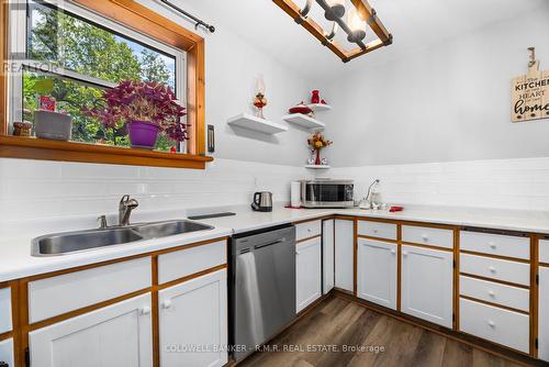 204 Acton Road, Uxbridge, ON - Indoor Photo Showing Kitchen With Double Sink