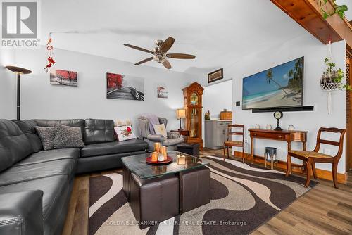 204 Acton Road, Uxbridge, ON - Indoor Photo Showing Living Room