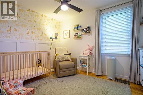 22 East 11Th Street, Hamilton, ON - Indoor Photo Showing Bedroom