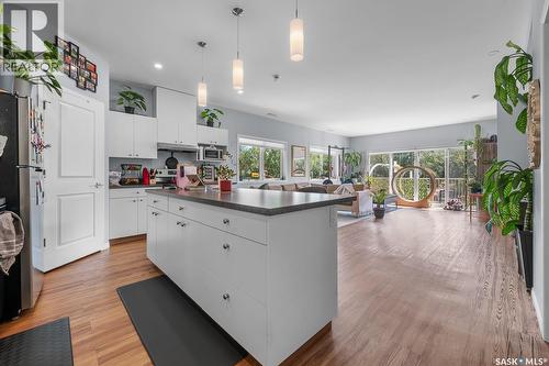 3504 13Th Avenue, Regina, SK - Indoor Photo Showing Kitchen