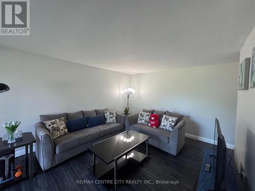 105 - 1825 Whitney Street, London East (East H), ON - Indoor Photo Showing Living Room
