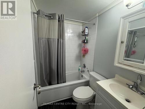 105 - 1825 Whitney Street, London East (East H), ON - Indoor Photo Showing Bathroom