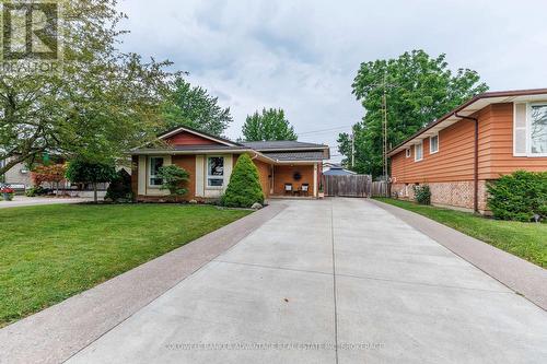 74 PINEHURST DRIVE  Welland (N. Welland), ON L3C 3J1