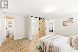 Primary W/Walk In closet & Ensuite - 