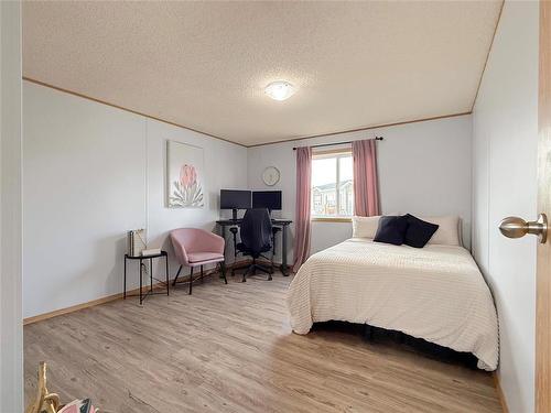 633 Campbell Cove, Brandon, MB - Indoor Photo Showing Bedroom