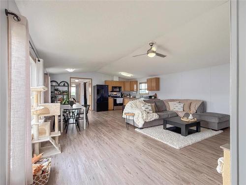 633 Campbell Cove, Brandon, MB - Indoor