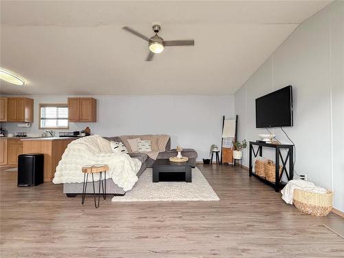 633 Campbell Cove, Brandon, MB - Indoor