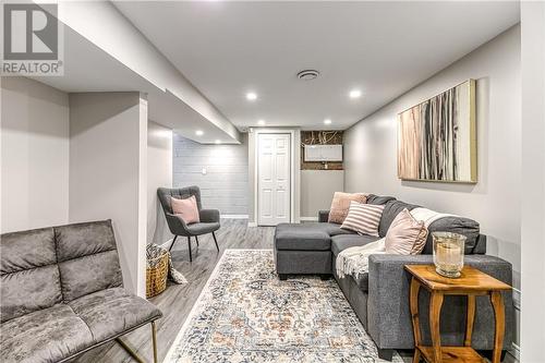 413 Raymond Crescent, Azilda, ON - Indoor Photo Showing Living Room