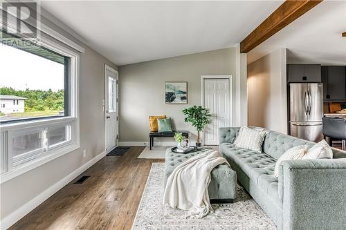 413 Raymond Crescent, Azilda, ON - Indoor Photo Showing Living Room