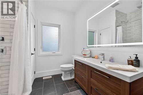 1300 River Road, Cayuga, ON - Indoor Photo Showing Bathroom